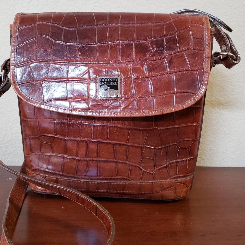 Dooney & Bourke shoulder bag